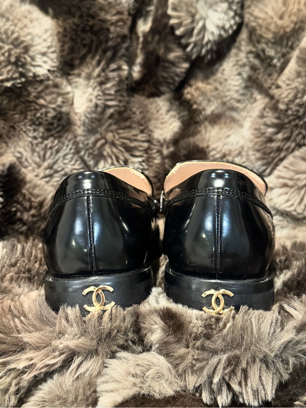 CHANEL Black Patent Leather Loafers with Gold Logo Chain - Picture 3 of 4